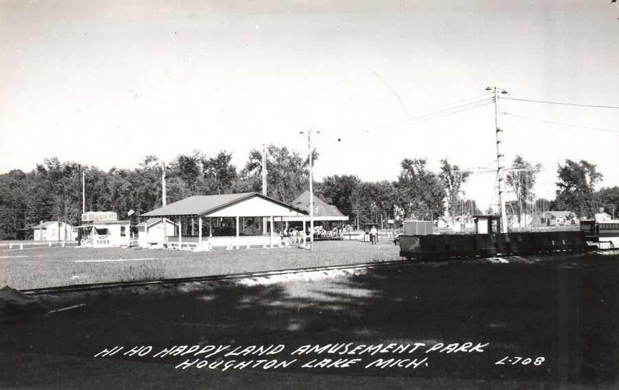 Hi-Ho Happyland Park - Vintage Postcard Photo (newer photo)
